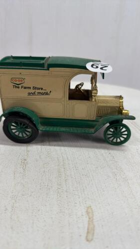 CO-OP 1913 MODEL T TRUCK