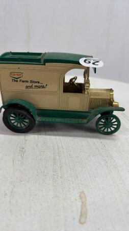 CO-OP 1913 MODEL T TRUCK