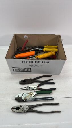 ASSORTED PLIER LOT