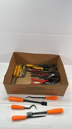 ASSORTED HAND TOOL LOT