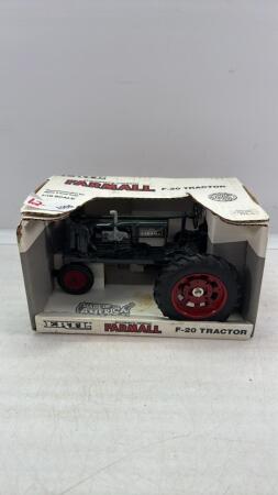 MCCORMICK DEERING FARMALL F-20 NARROW TRACTOR
