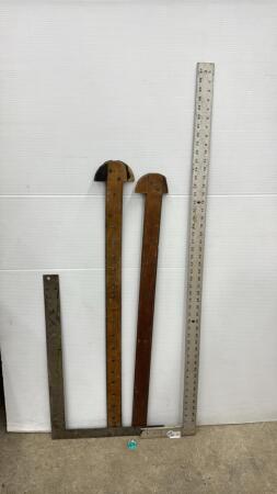 (2) SQUARES AND 2 VINTAGE WOODEN BELT SIZERS