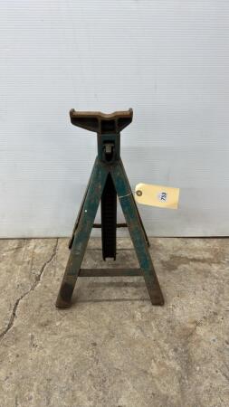 (1) 16IN AXLE STAND