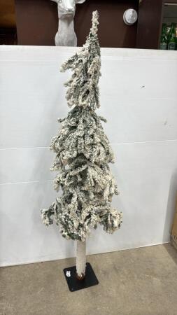 ARTIFICAL CHRISTMAS TREE