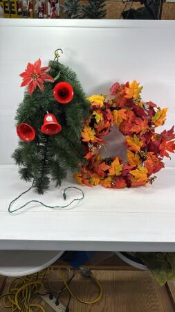 WREATH & HANGING CHRISTMAS SWAG