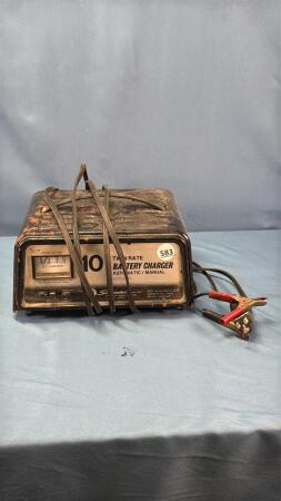 SCHUMACHER 10AMP BATTERY CHARGER