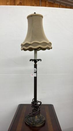 METAL BASED TABLE LAMP