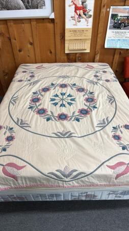 WHITE & PINK FLOWERED QUILT