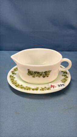 PYREX GRAVY BOAT