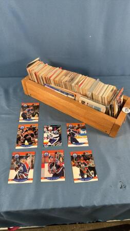 QUANTITY OF HOCKEY CARDS