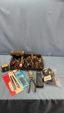 HAND TOOL LOT