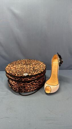 LEOPARD PATTERN SHALLOW HAT BOX & HIGH HEELED SHOE