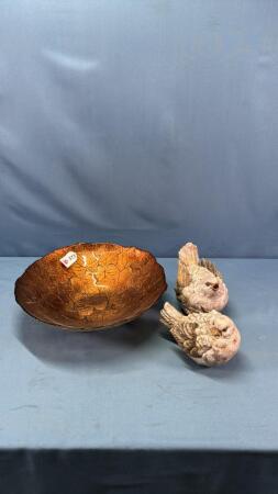 12IN SALAD BOWL AND (2) CARVED WOODEN BIRDS