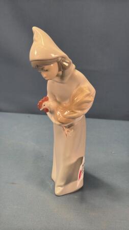 LLADRO FIGURINE "GIRL WITH CHICKEN"