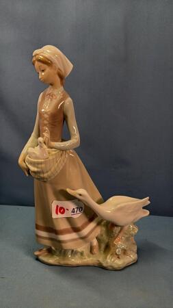 LLADRO FIGURINE "GIRL WITH GEESE"
