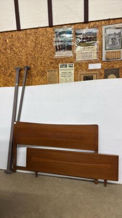 WOODEN DOUBLE BED SET