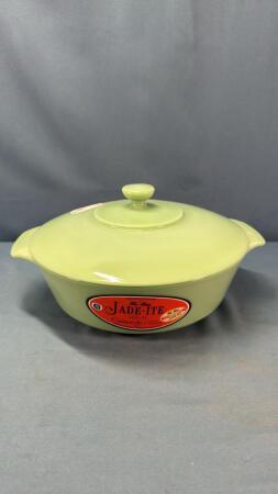 FIRE KING JADE-ITE 9IN CASSEROLE WITH LID