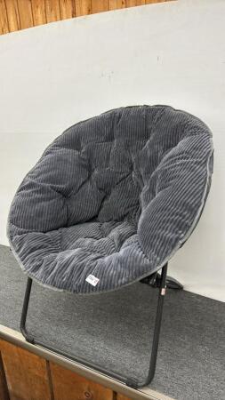 FOLDING CHAIR
