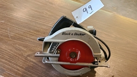Black and Decker Electric Circular Saw