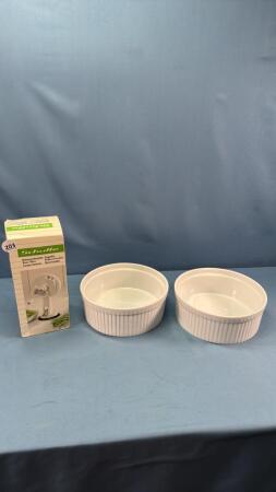 (2) 8IN CASSEROLES & BEAN SLICER