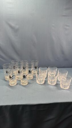 TRAY OF GLASSWARE