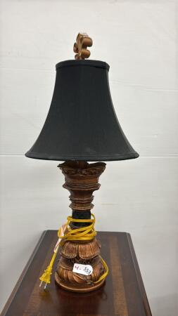 RESIN BASED TABLE LAMP