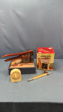 KITCHEN LOT