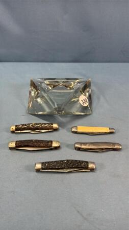 GLASS TRIANGLE ASH TRAY WITH 5 POCKET KNIVES