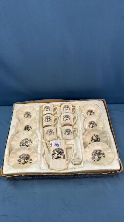 CHILDS CHINA 16 PIECE TEA SET IN ORIGNAL BOX