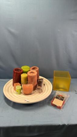 DECORATIVE 15IN PLATE WITH QUANTITY OF CANDLES