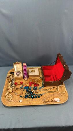 JEWELLERY LOT