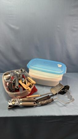LARGE QUANTITY OF KITCHEN UTENSILS