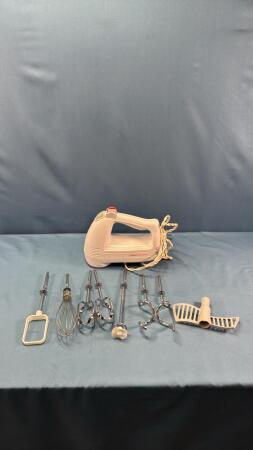 SUNBEAM ELECTRIC HAND MIXER