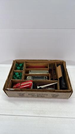 LOUIS MARX STREAM LINE TYPE ELECTRICAL TRAIN SET