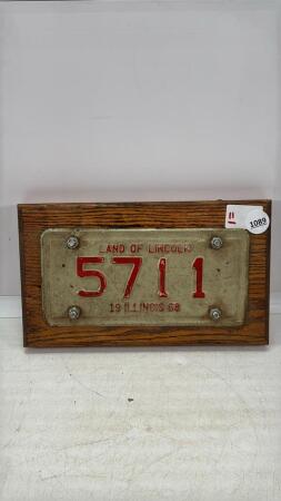 (1) 1968 ILLINOIS LICENSE PLATE ON WOOD PLAQUE