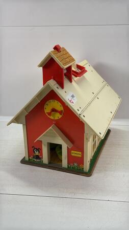 FISHER PRICE PLAY FAMILY SCHOOL