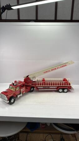 NYLINT FIRE DEPARTMENT TRUCK WITH LADDER TRAILER