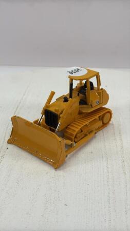 JOHN DEERE DOZER