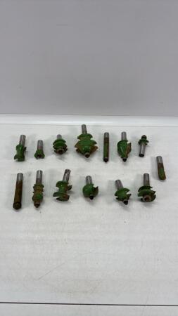 ASSORTMENT OF ROUTER BITS