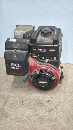 BRIGGS & STRATTON 8HP 4 STROKE MOTOR