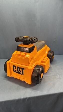 MEGA BLOCKS RIDE ON FOUR WHEELED TOY CAR
