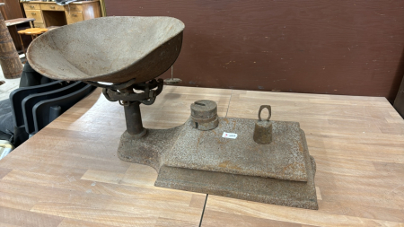 Counter Scale with Brass Beam -Very Rusty