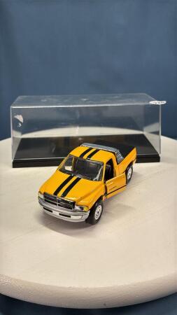 DODGE RAM 1500 V8 TRUCK