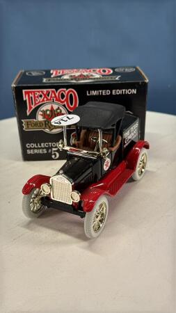 1918 FORD RUNABOUT TEXACO BANK
