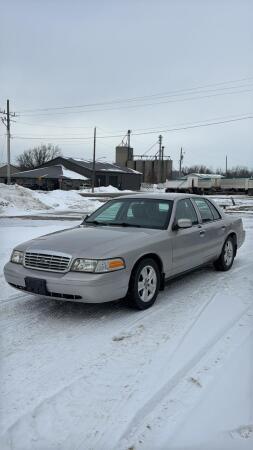 2011 FORD CROWN VICTORIA LX CAR
