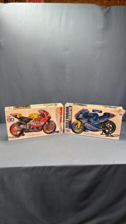 (2) UNASSEMBLED MODEL MOTORCYCLES