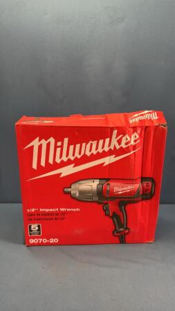 MILWAUKEE 1/2IN IMPACT WRENCH