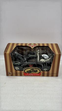 40'S FORD TOW TRUCK CANADIAN TIRE