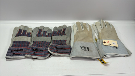 5 Pair of Large Work Gloves