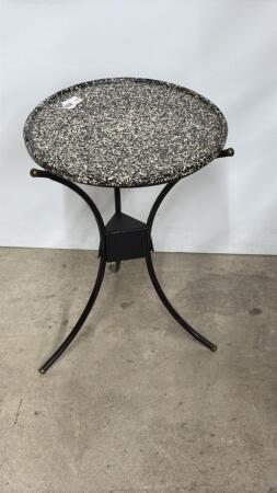 ROUND PATIO TABLE (METAL)